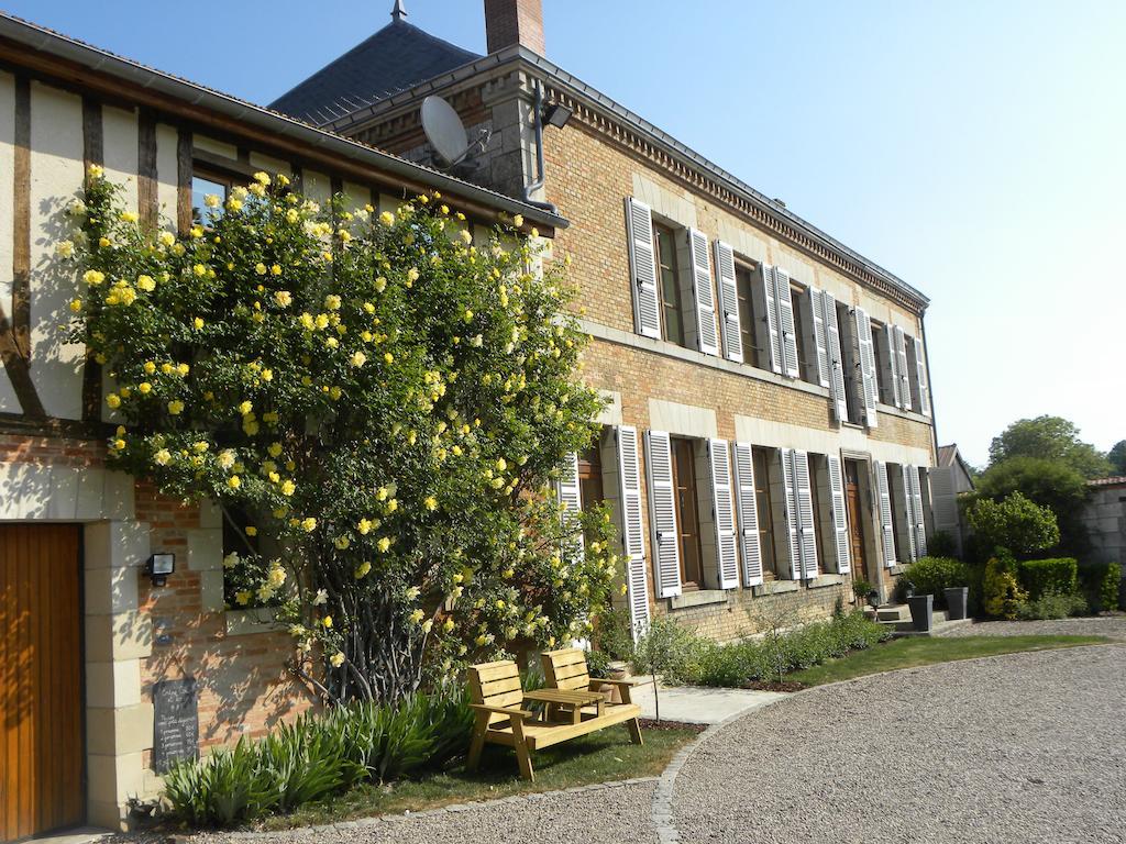 Entre Cour Et Jardin Hotel Châlons-en-Champagne Exterior foto